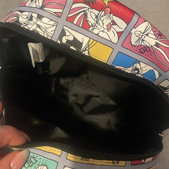 Looney tunes mini backpack in very good condition - Picture 4 of 8